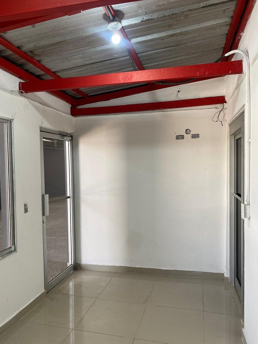 Nave en Ensanche Paraiso, Santo Domingo Centro (Distrito Nacional), foto 8 de 22