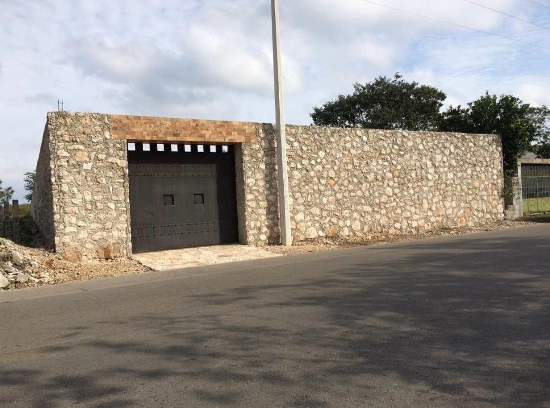 Land for Sale with Cenote, Perimeter Wall, and Services, photo 1 of 19