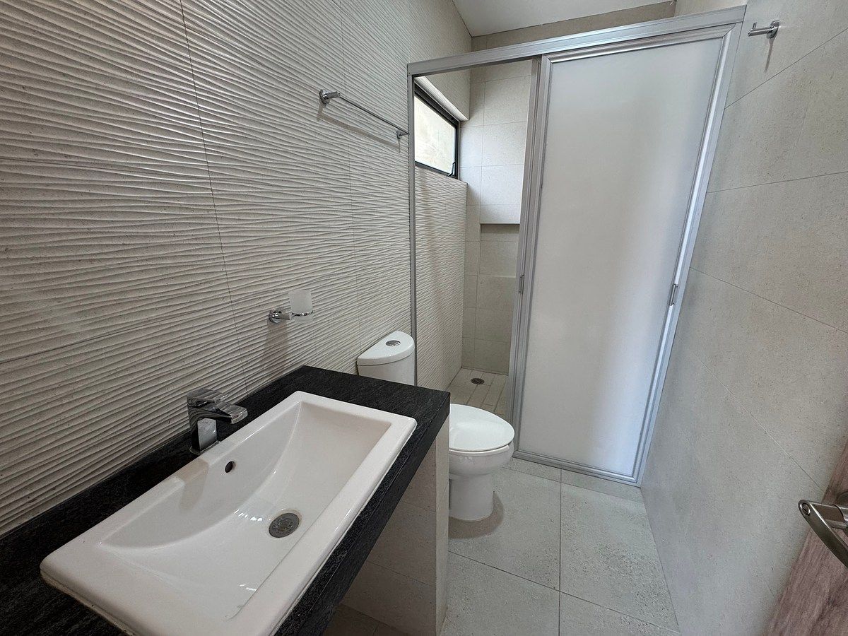 Baño completo, foto 9 de 13