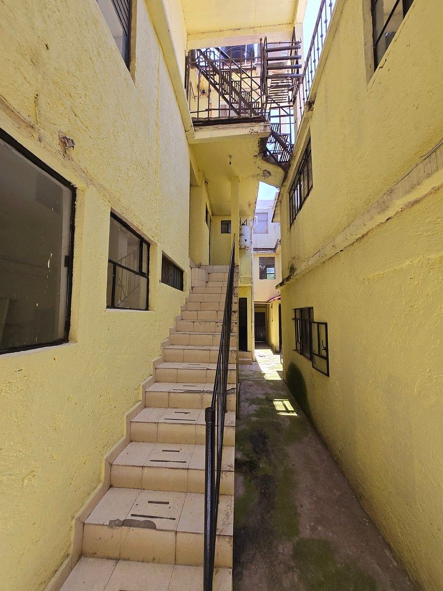 BUILDING FOR SALE WITH 12 APARTMENTS, photo 1 of 20