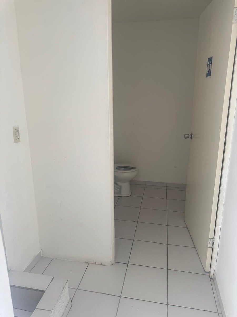 Local em Villas la Rioja, Monterrey, foto 8 de 9