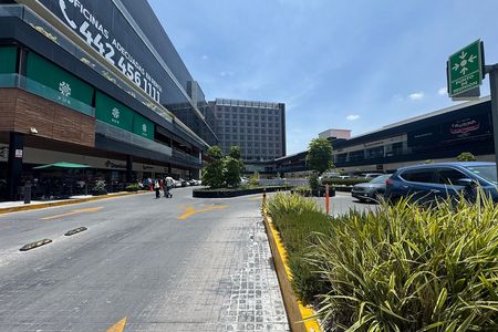 Commercial Local FOR RENT - Busy Plaza - UBIKA UNIVERSITY