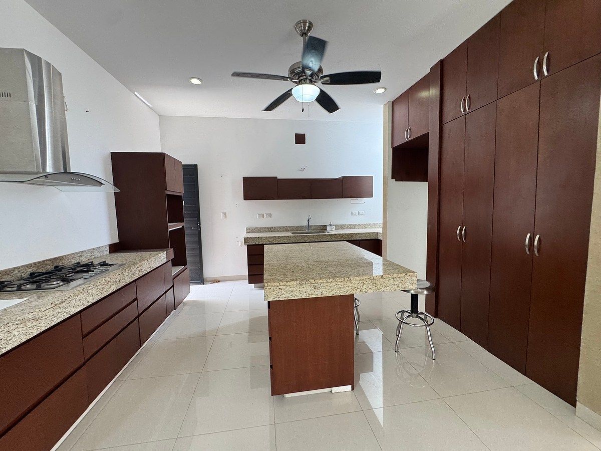 House in San Antonio Cinta, Mérida, photo 2 of 29