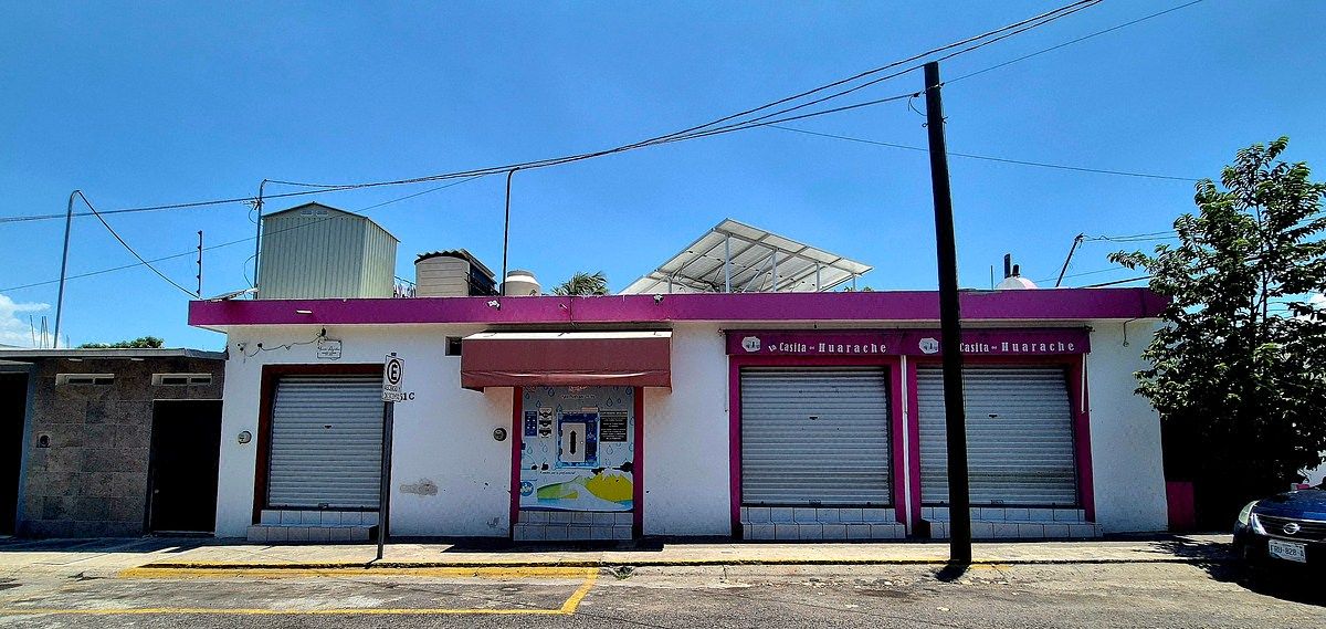 Casa en VENTA en Villa de Alvarez, Colima Con Locales comerciales
