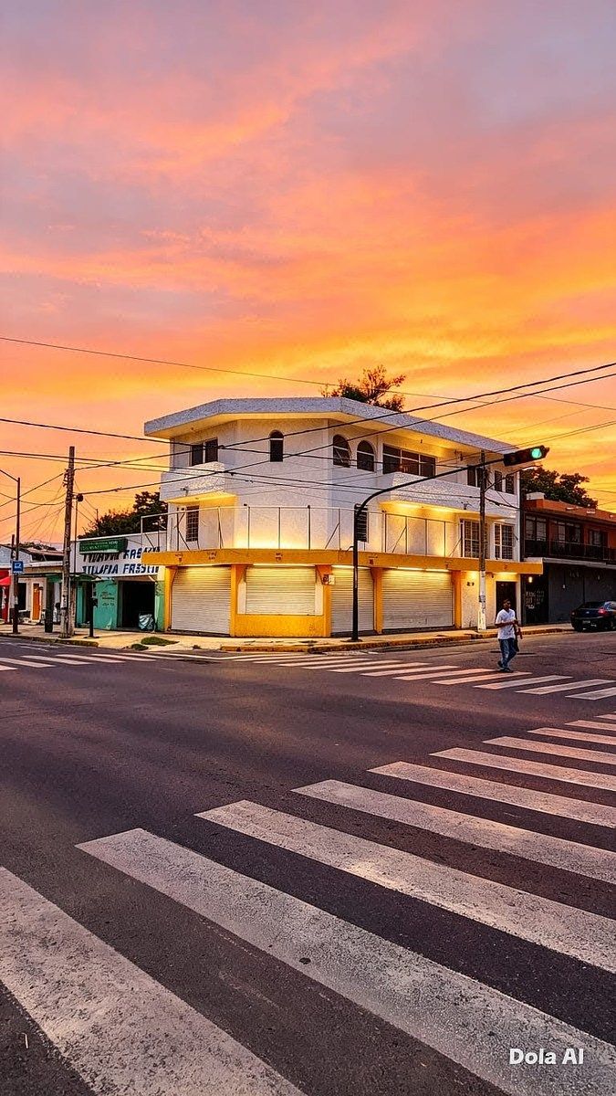 Local comercial en Esquina, Céntrico en Colima. Con departamento