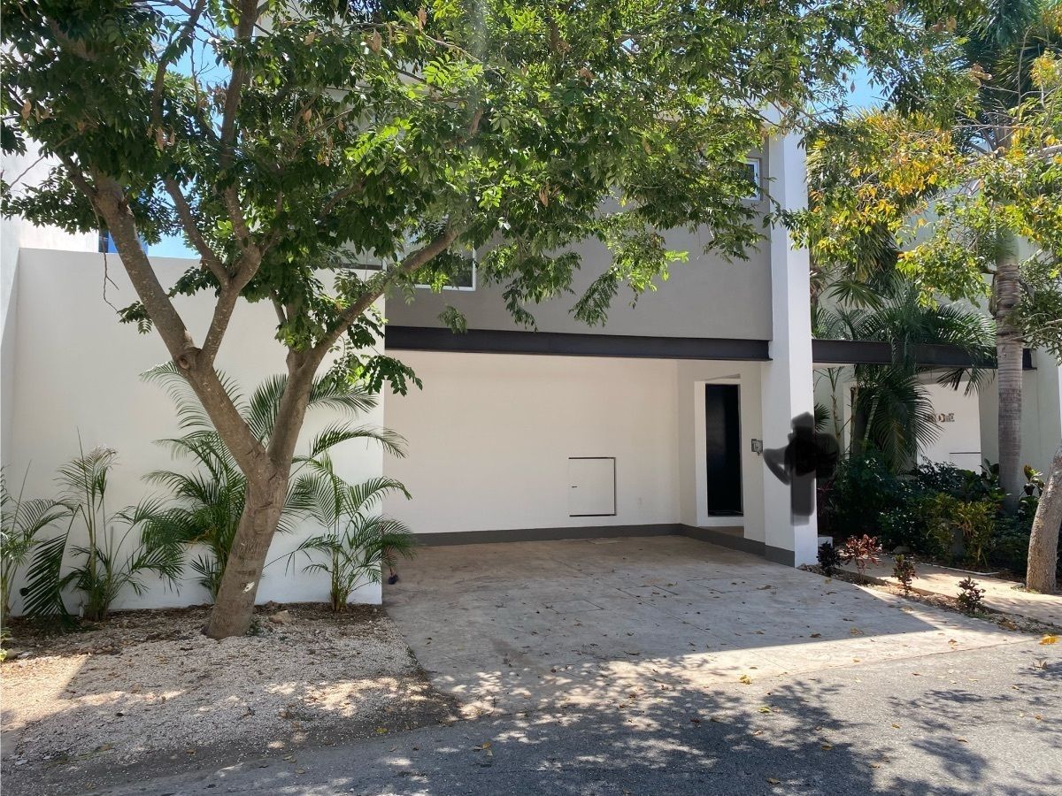 CASA EN VENTA DE 3 RECAMARAS EN PRIVADA EN TEMOZON NORTE, foto 1 de 34