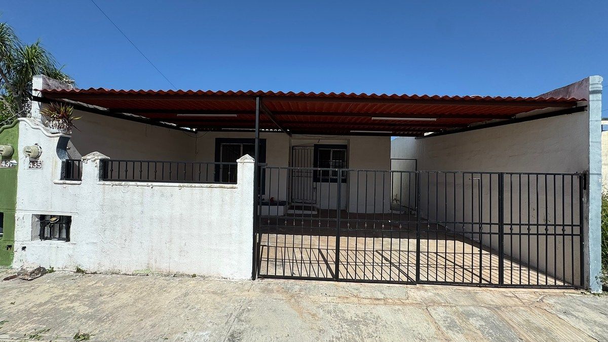 Venda de casa em Las Americas primeira etapa, a uma esquina do Aurrerá, foto 1 de 12
