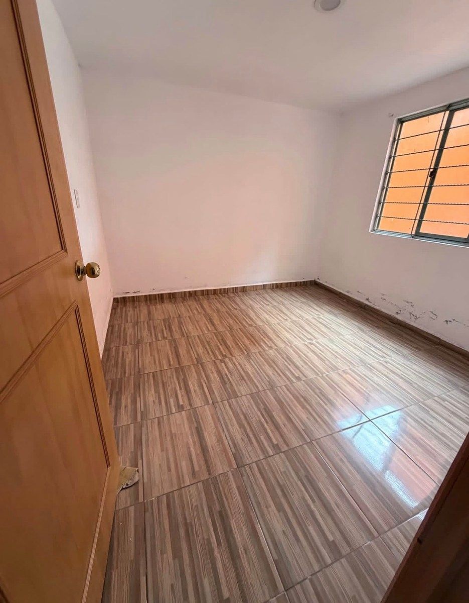 Building in San Luis Mextepec, Zinacantepec, photo 4 of 15