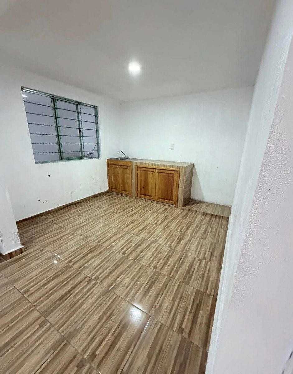 Building in San Luis Mextepec, Zinacantepec, photo 7 of 15