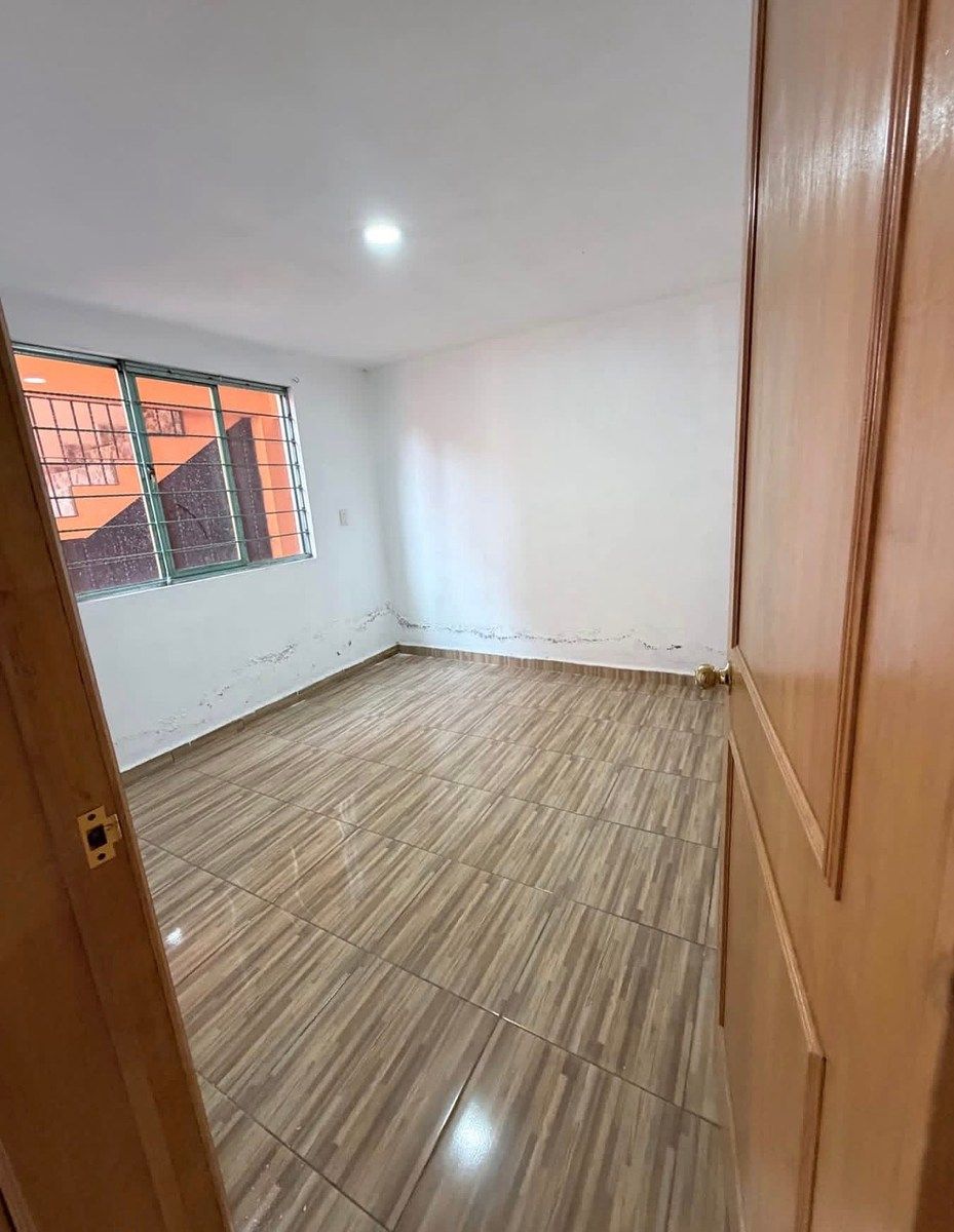 Building in San Luis Mextepec, Zinacantepec, photo 8 of 15