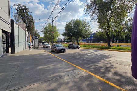 Commercial Local Condesa Av. Circuito Bicentenario Metro Chapultepec.
