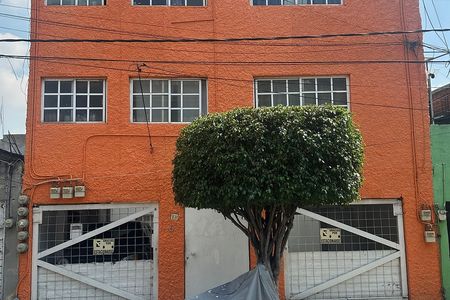 INVESTIDORES VENDO EXCELENTE PRÉDIO COM 5 APARTAMENTOS