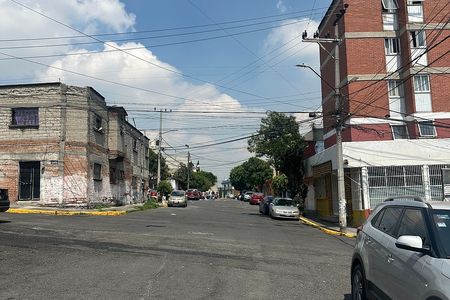 INVESTIDORES VENDO EXCELENTE PRÉDIO COM 5 APARTAMENTOS