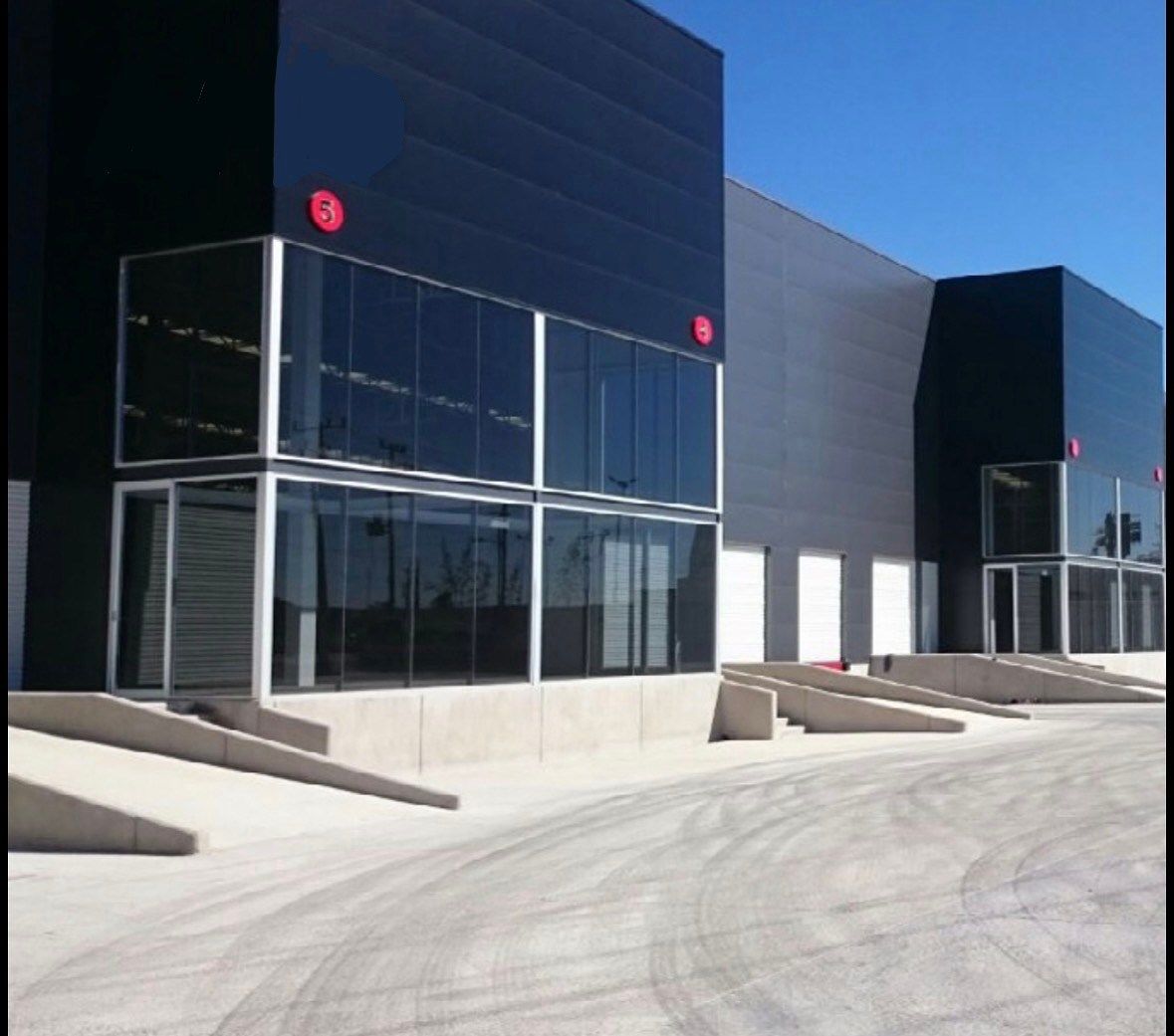 Industrial warehouse next to CEDIS Liverpool and Kellogs highway Mex-Qro, photo 1 of 3