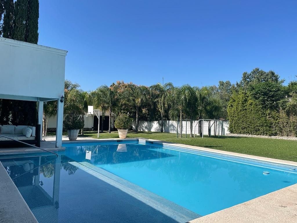 Country House in El Yerbaniz, Santiago, photo 2 of 9