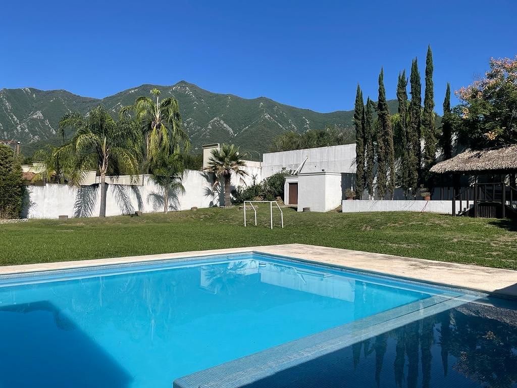 Country House in El Yerbaniz, Santiago, photo 3 of 9