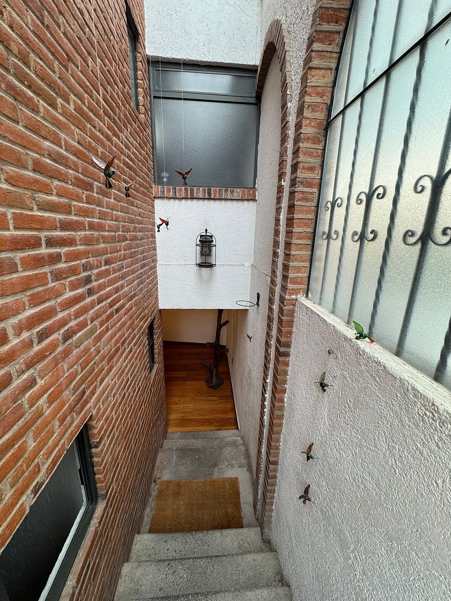 ESCALERAS DE ENTRADA, foto 3 de 26