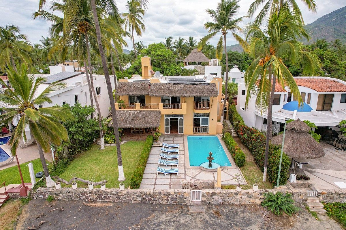 Residencia Frente al Mar en Venta |Villas Las Fuentes, Club Santiago, Manzanillo - foto 1