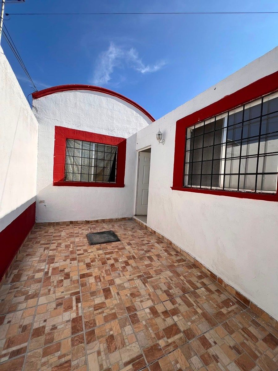 CASA À VENDA EM VISTAS DE ORIENTE, foto 1 de 11