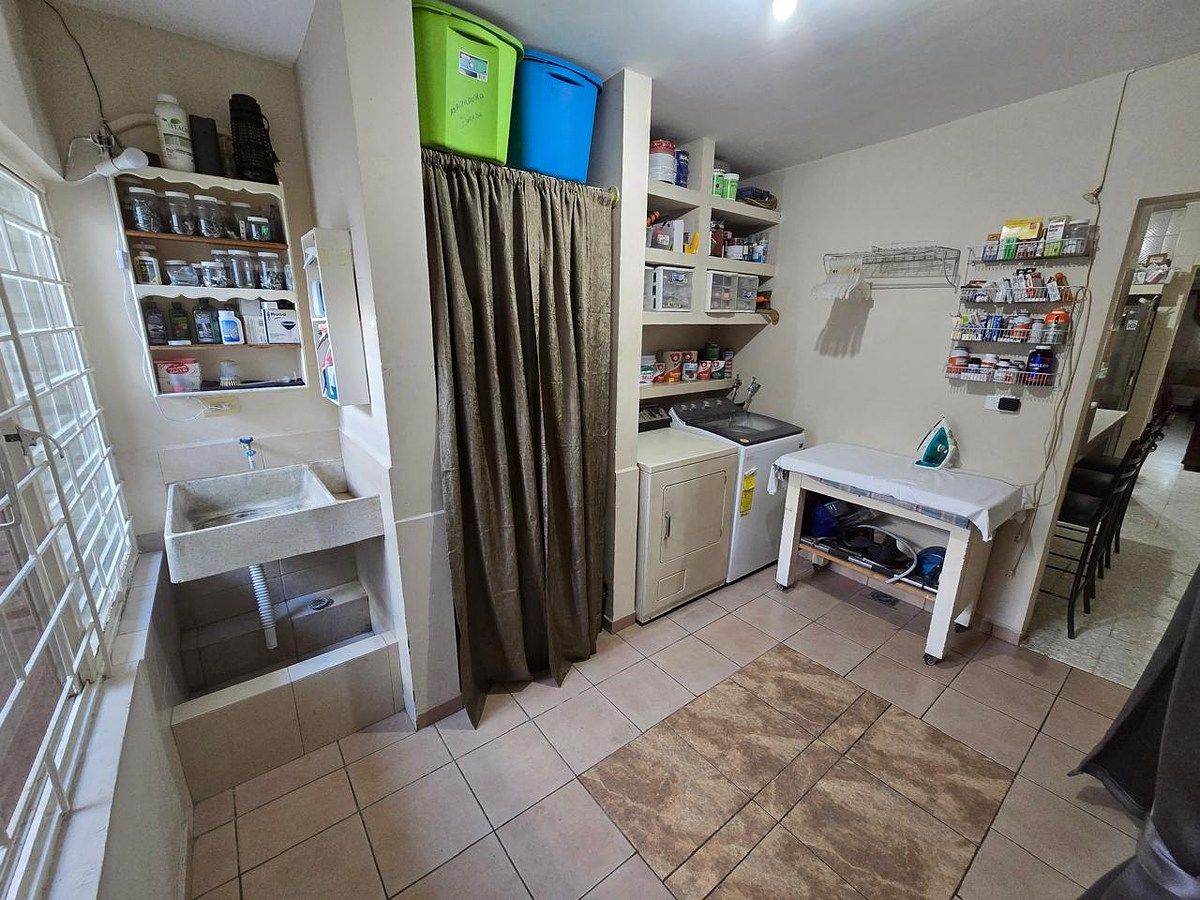 House in Jardín de las Puentes, San Nicolás de los Garza, photo 11 of 26