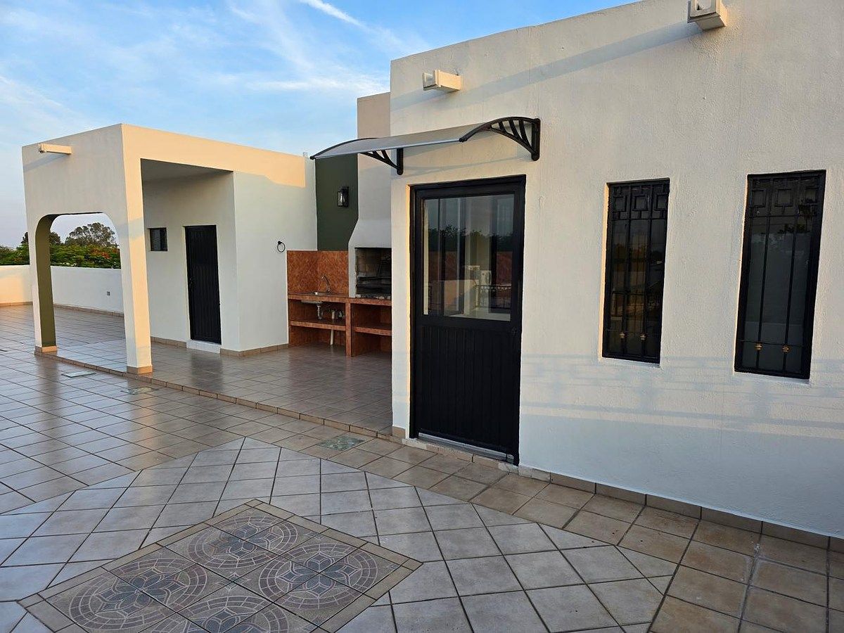 House in Jardín de las Puentes, San Nicolás de los Garza, photo 13 of 26
