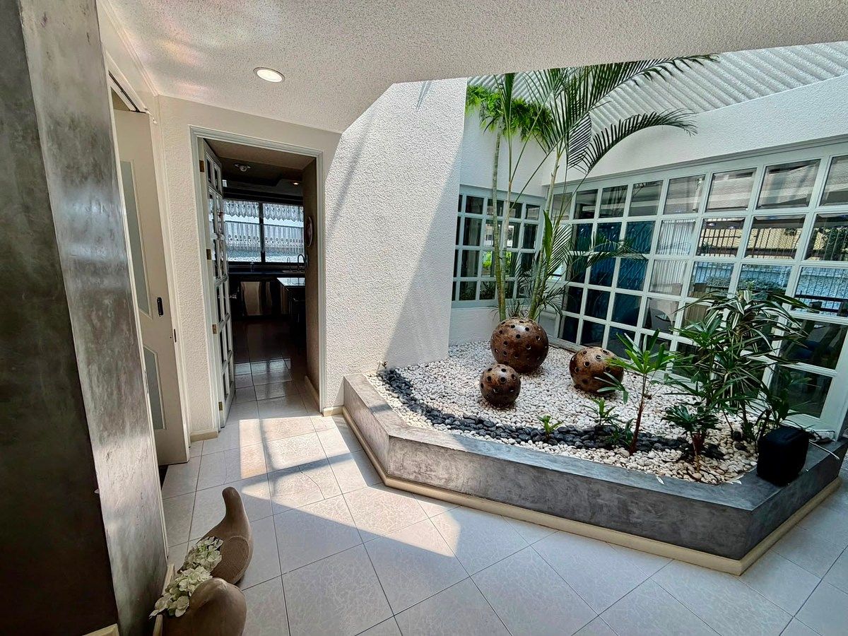 Jardín ornamental interior, foto 8 de 44