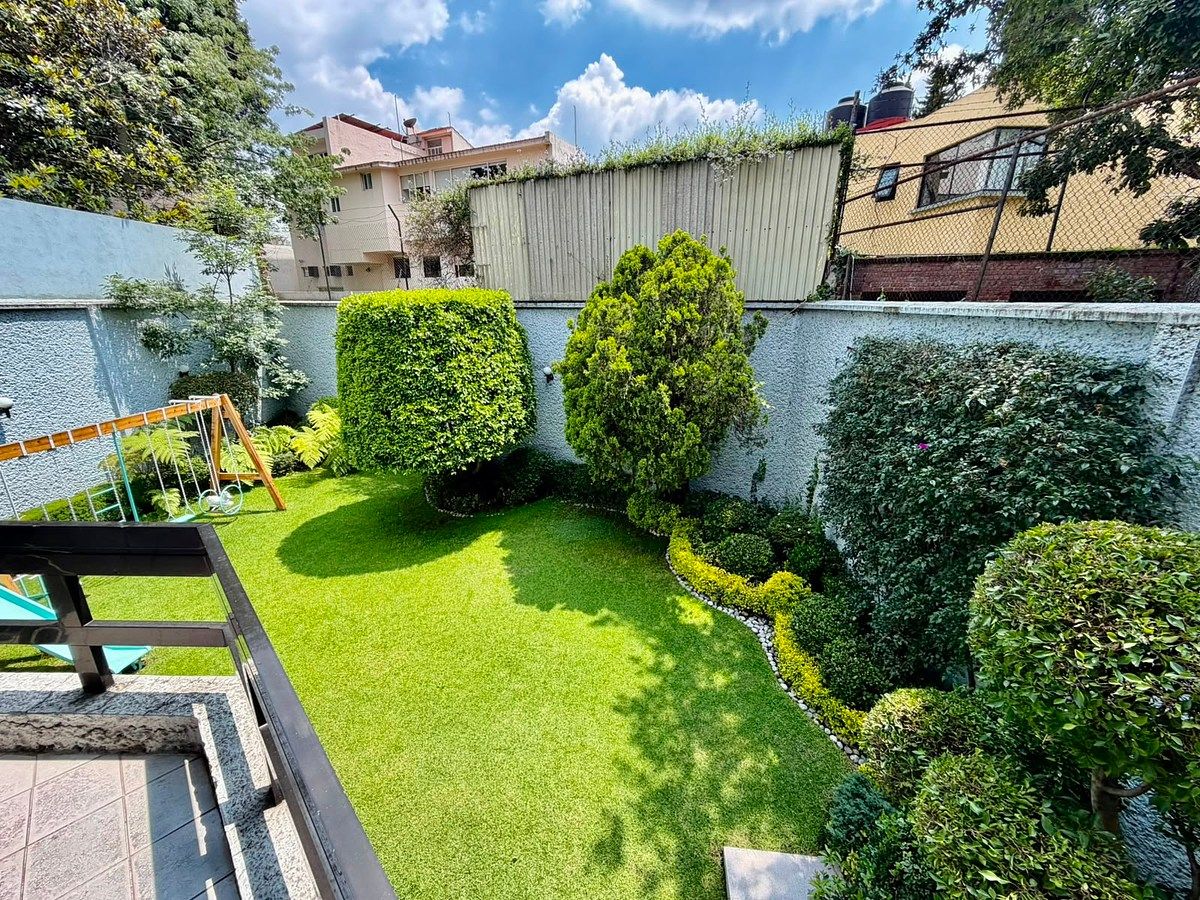 Vista al jardín desde el comedor, foto 17 de 44