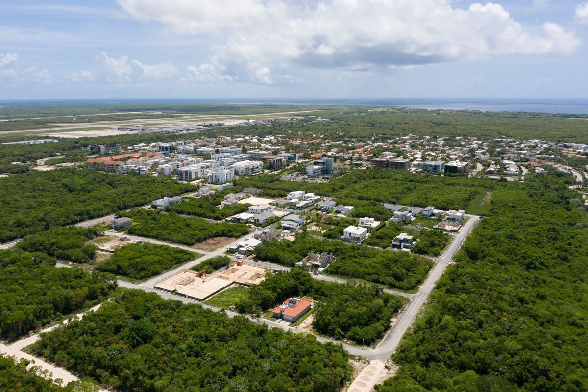 Solar de Reventa  con Confotur | Punta Cana Village West, foto 1 de 7