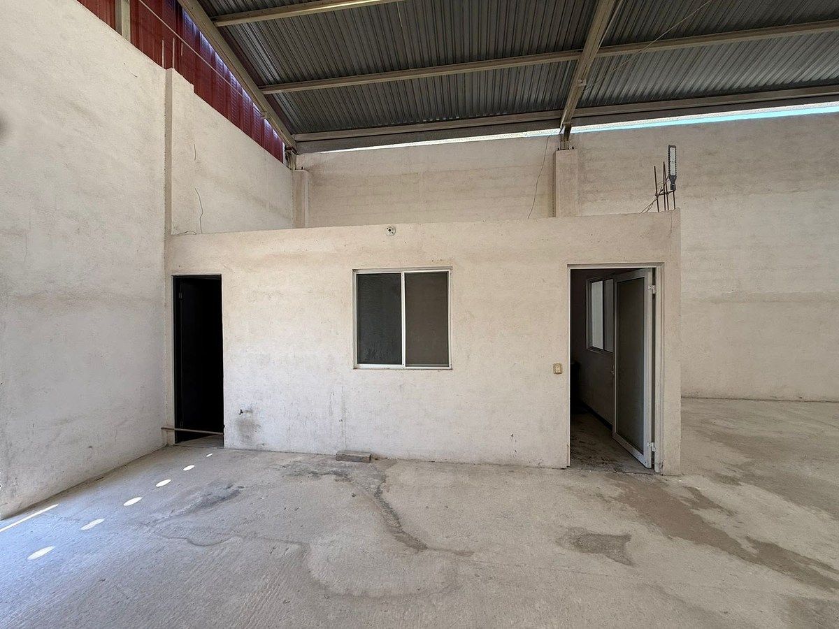 Commercial Storage Unit in Mina, Mina, photo 6 of 8