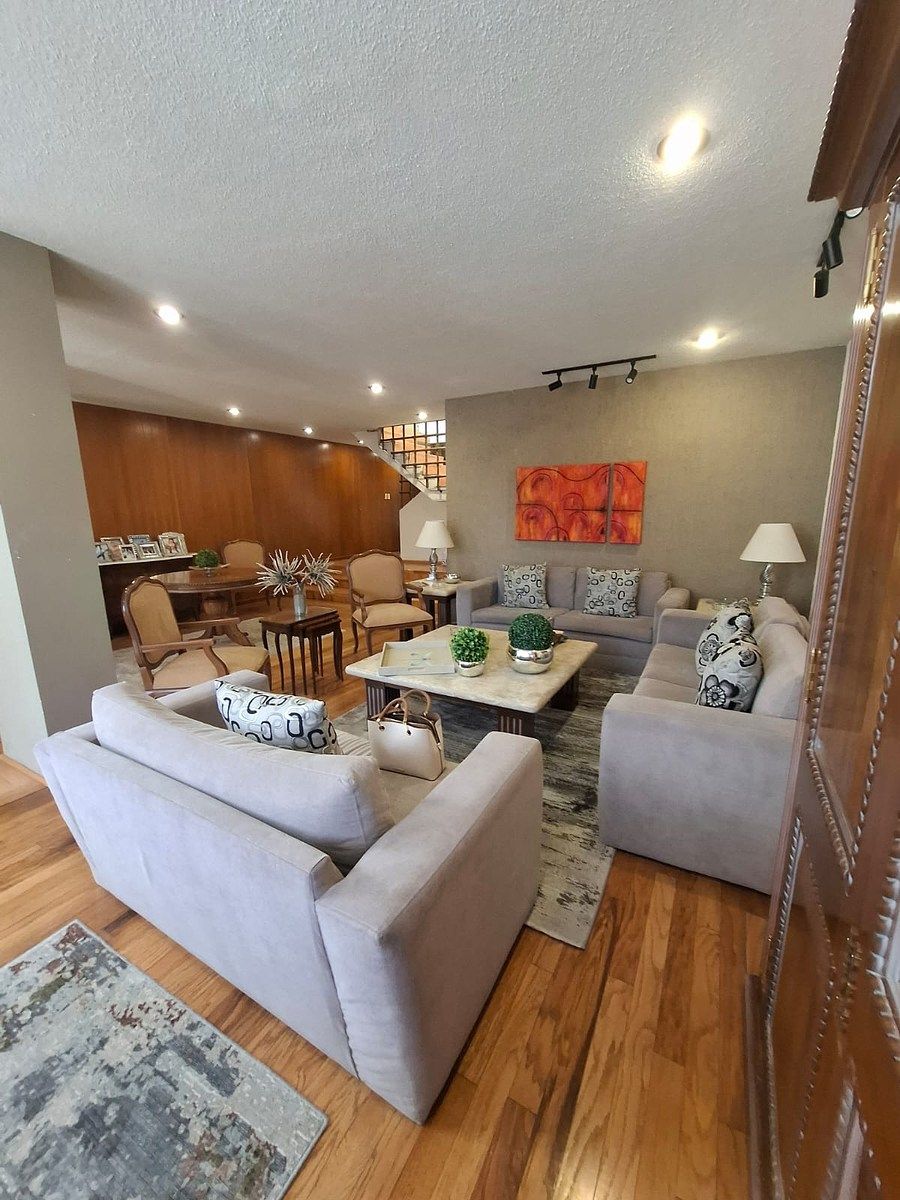 VENDA CASA EM BOSQUES DE LA HERRADURA COM JARDIM DE 220M2, foto 1 de 34