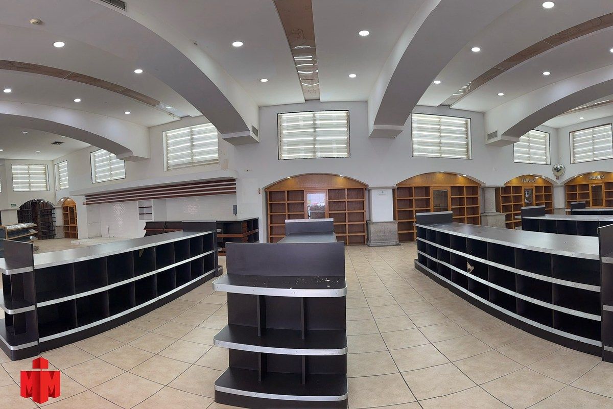 Local en centro comercial en Camichines Vallarta, Zapopan, foto 7 de 17