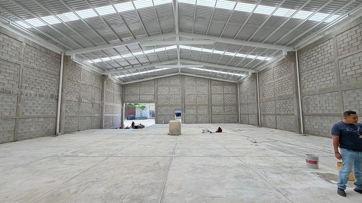BODEGA INDUSTRIAL CON ANDÉN Y SEGURIDAD, foto 1 de 5