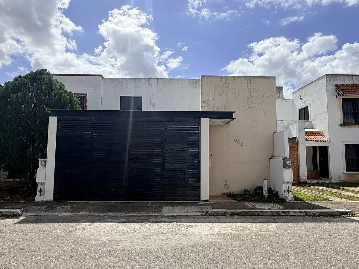 HOUSE FOR SALE WITH POOL | IN CLOSED GRAN SANTA FE MERIDA, photo 1 of 10