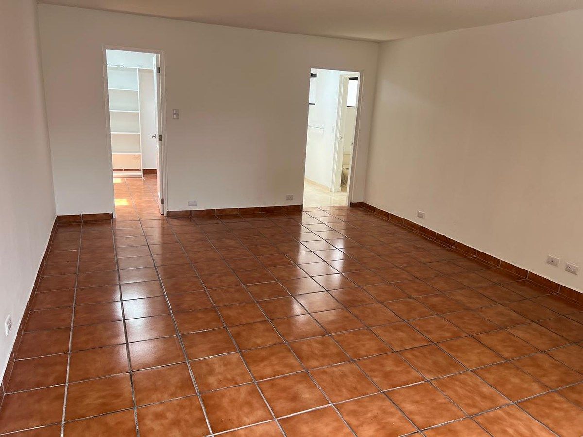 Casa en alquiler – Zona 14 | Sector La Villa - Image 2