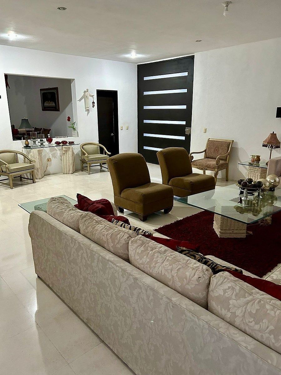 House in Valle de San Ángel Sect Jardines, San Pedro Garza García, photo 2 of 29