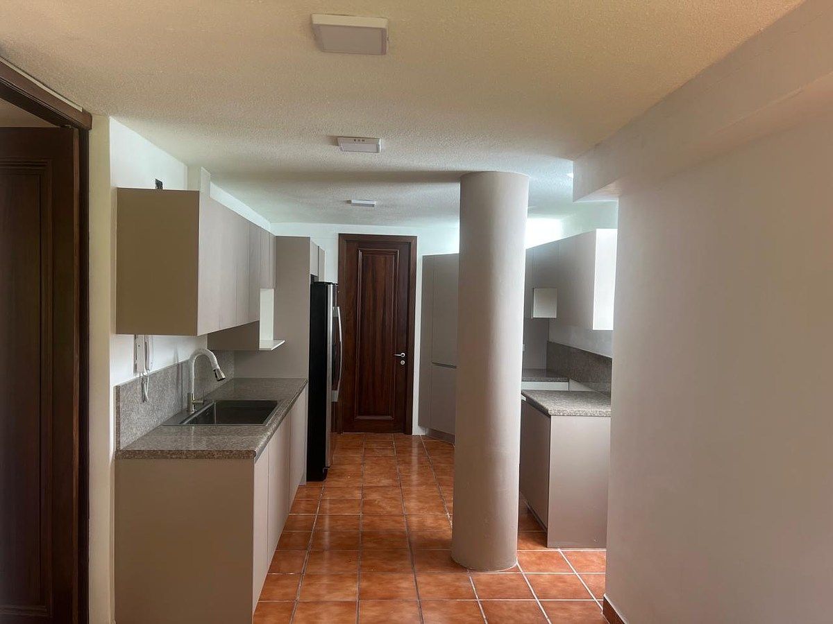 Casa en Zona 14, La Villa, Guatemala, foto 3 de 10