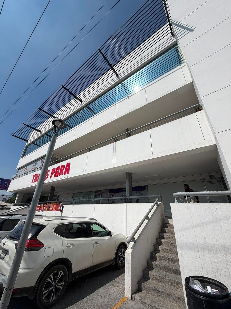 LOCAL COMERCIAL PARA ALUGUEL NA AV. REVOLUÇÃO, foto 1 de 9