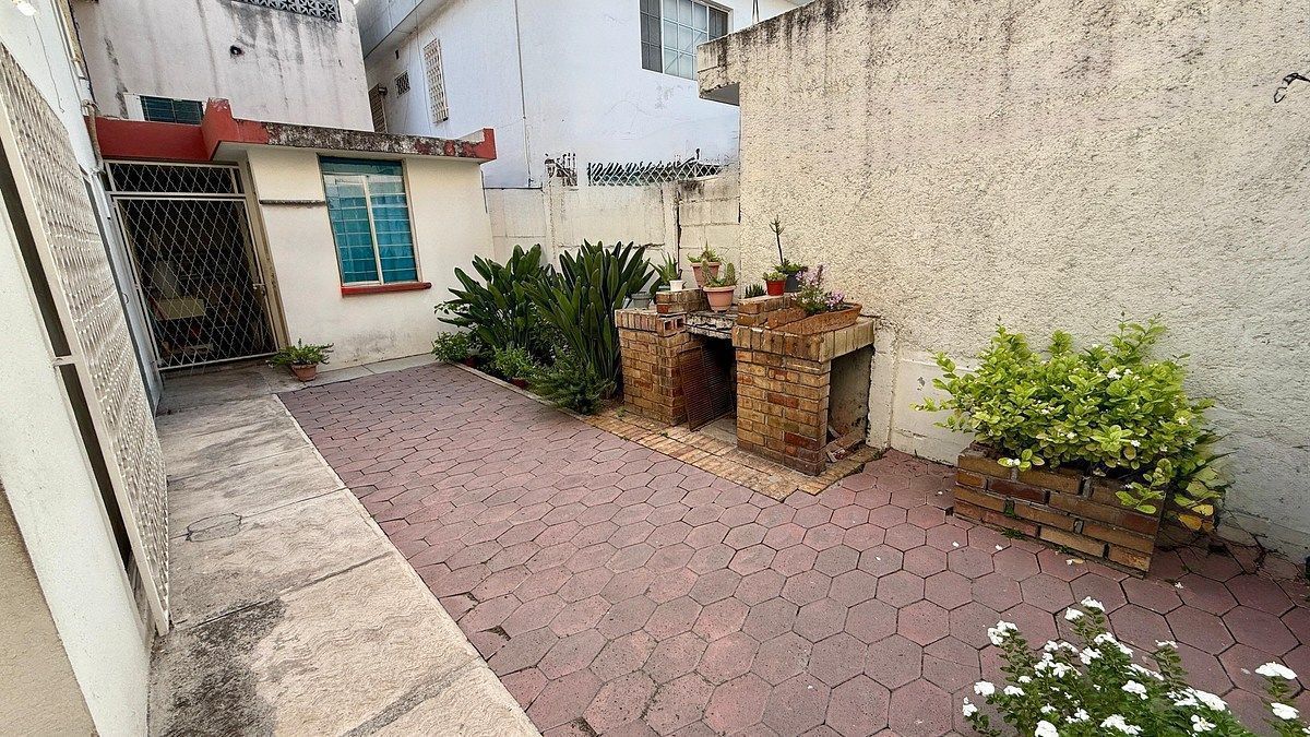 House in Las Cumbres 3 Sector, Monterrey, photo 23 of 27