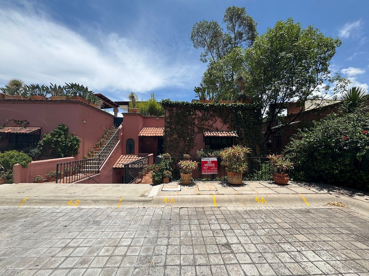 Apartment in San Miguel de Allende Centro, San Miguel de Allende, photo 2 of 50