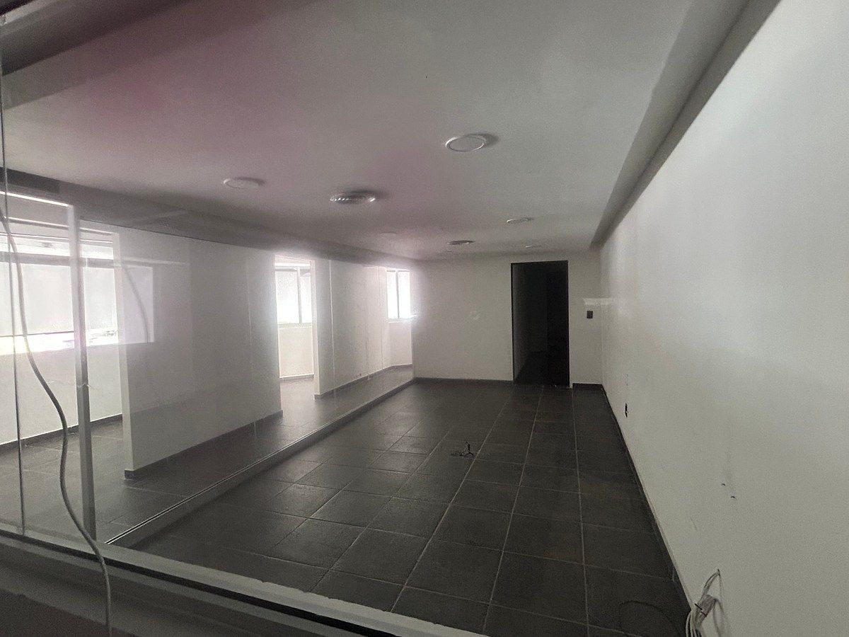 Commercial Storage Unit in Constituyentes, Querétaro, photo 6 of 11