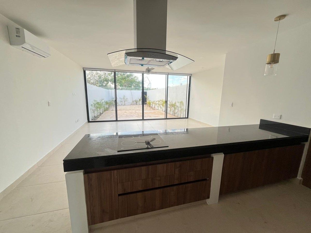 Townhouse de 2 quartos, sala de família e quarto de serviço em Macora 86., foto 1 de 21
