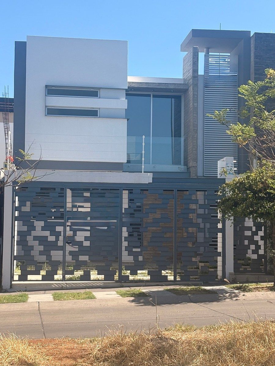 House on the Summit, on Avenue, photo 1 of 19