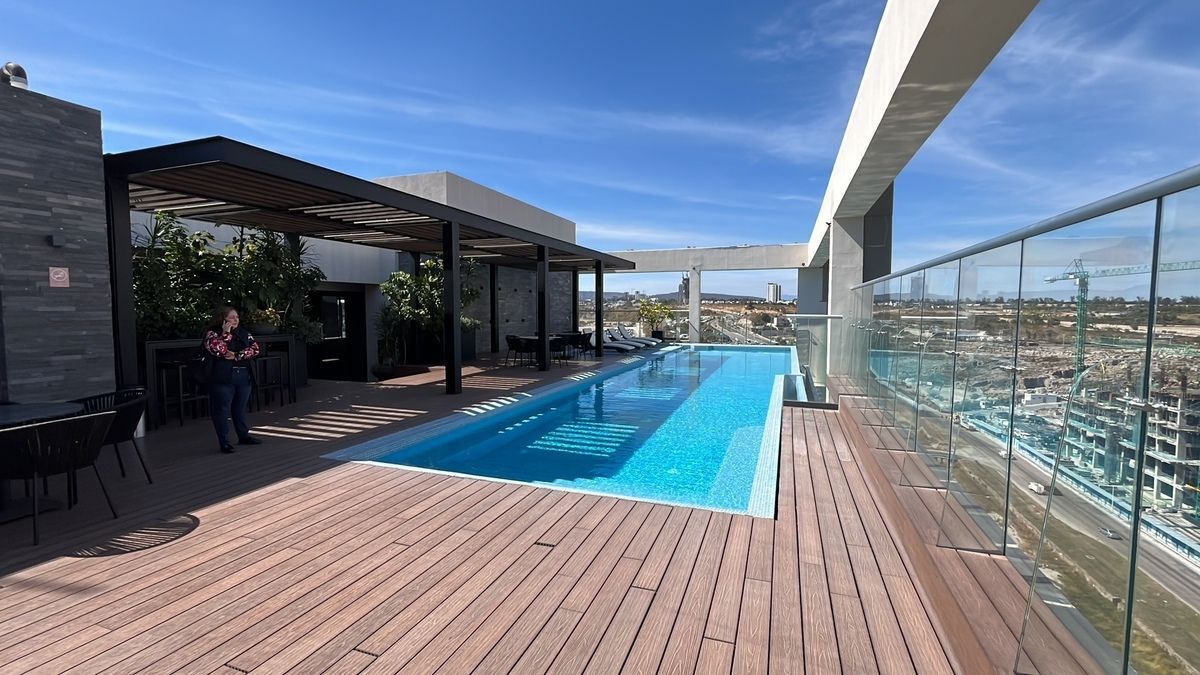 alberca y deck sky pool, foto 3 de 38