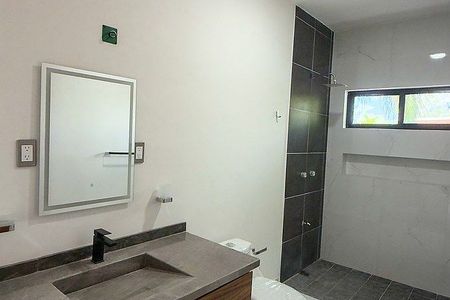 Venta de casa Nueva en privada Parque Central!
