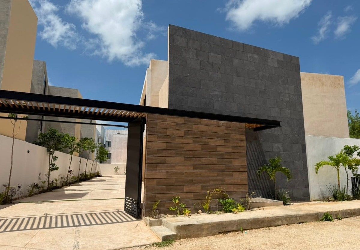 THOWN HOUSE EN VENTA EN TEMOZÓN EN PRIVADA., foto 1 de 8