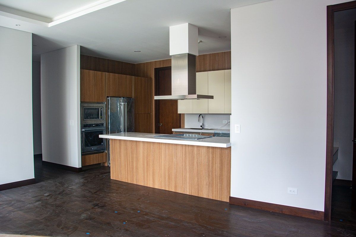 Apartamento en Venta o Alquiler – Edificio Echo, Zona 14 - Image 1