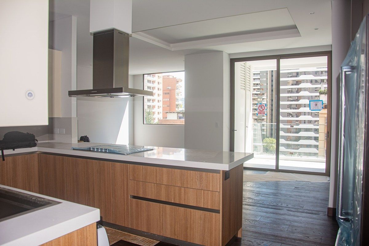 Apartamento en Venta o Alquiler – Edificio Echo, Zona 14 - Image 2