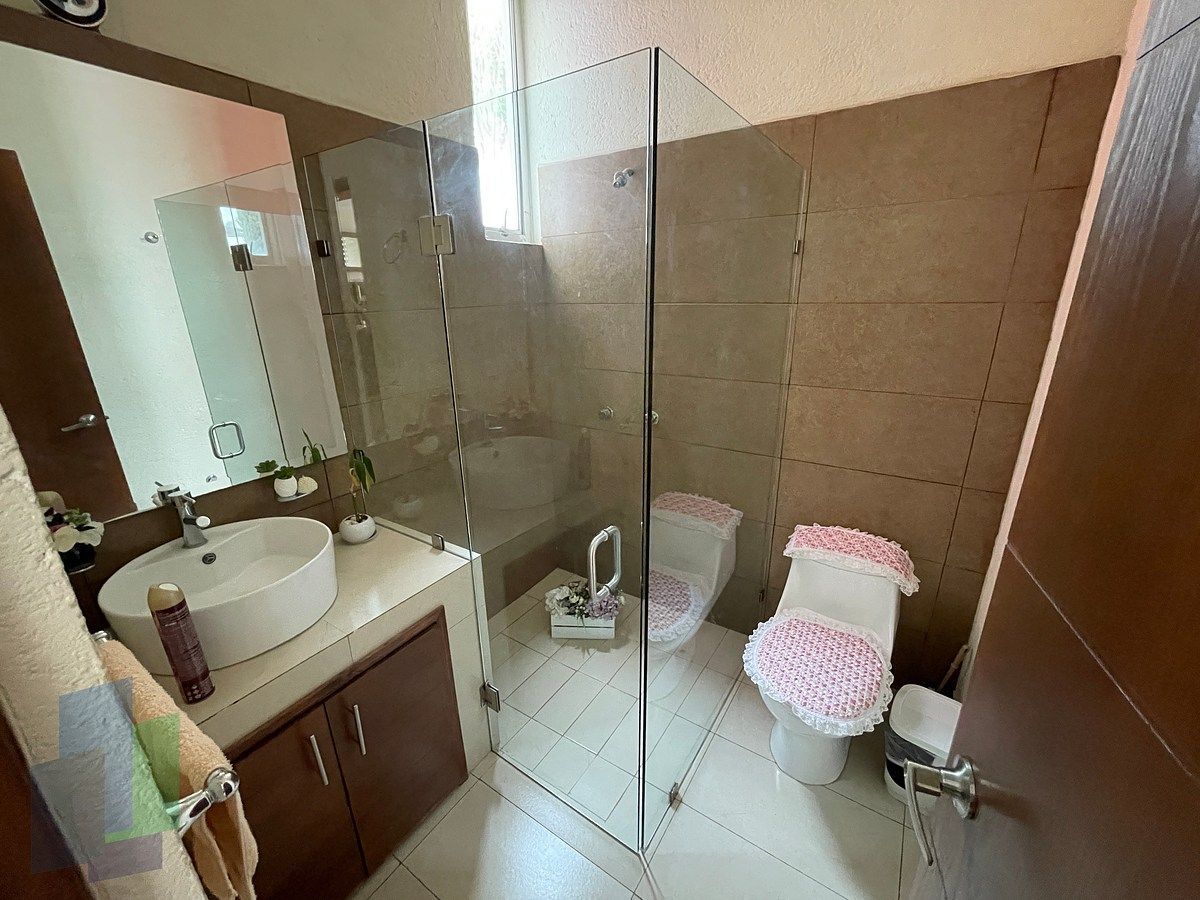 Baño de visitas, foto 35 de 39