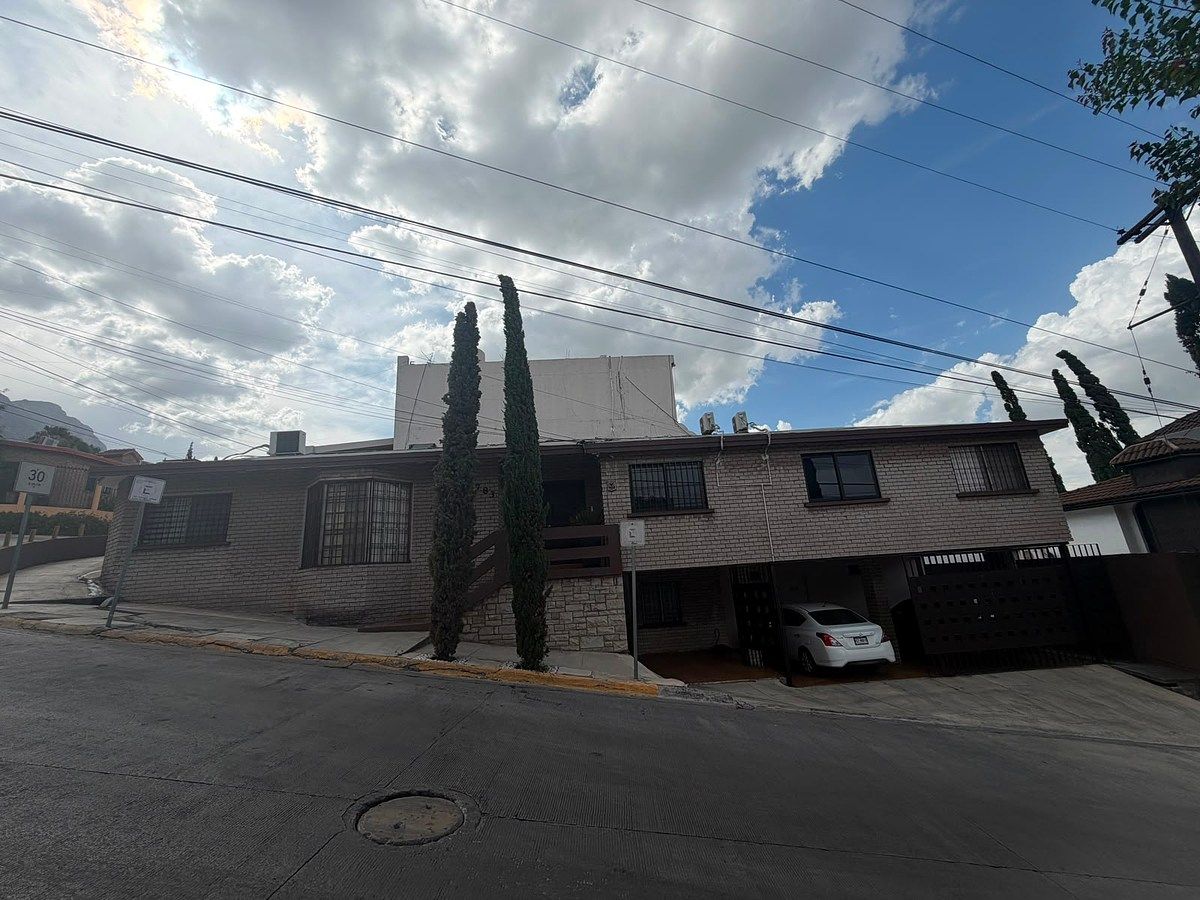 Casa em Las Cumbres 4 Sector B, Monterrey, foto 3 de 31