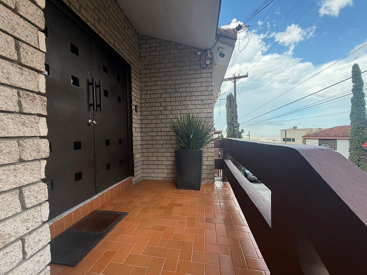 Casa em Las Cumbres 4 Sector B, Monterrey, foto 5 de 31